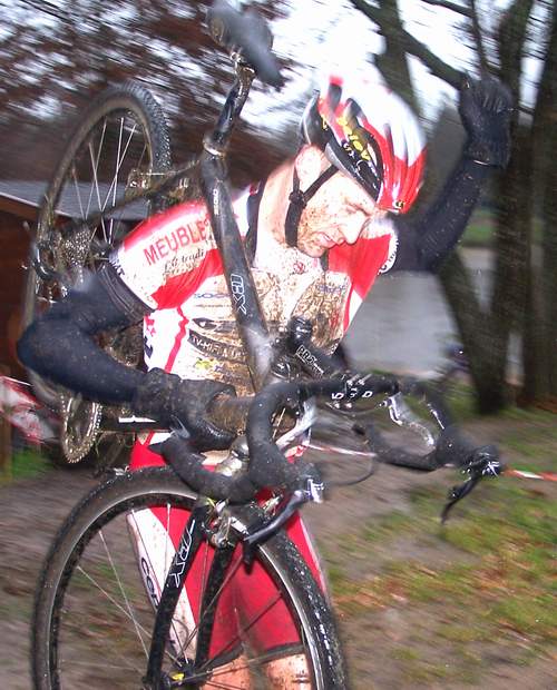 Mickael Louis Du CC Mainsat remporte son deuxime cyclo-cross de la saison